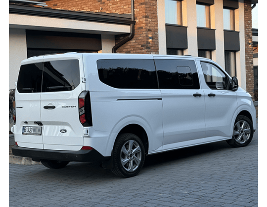 Ford Custom 8+1 Automatic